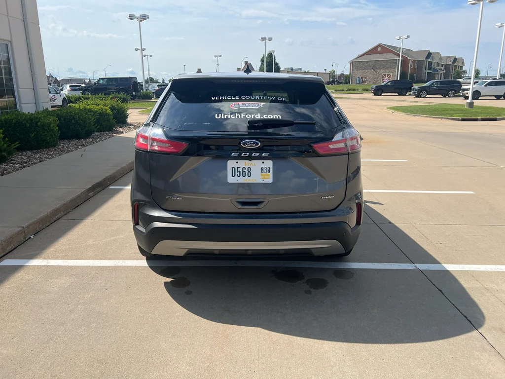 Used 2024 Carbonized Gray Metallic Ford SEL image 7
