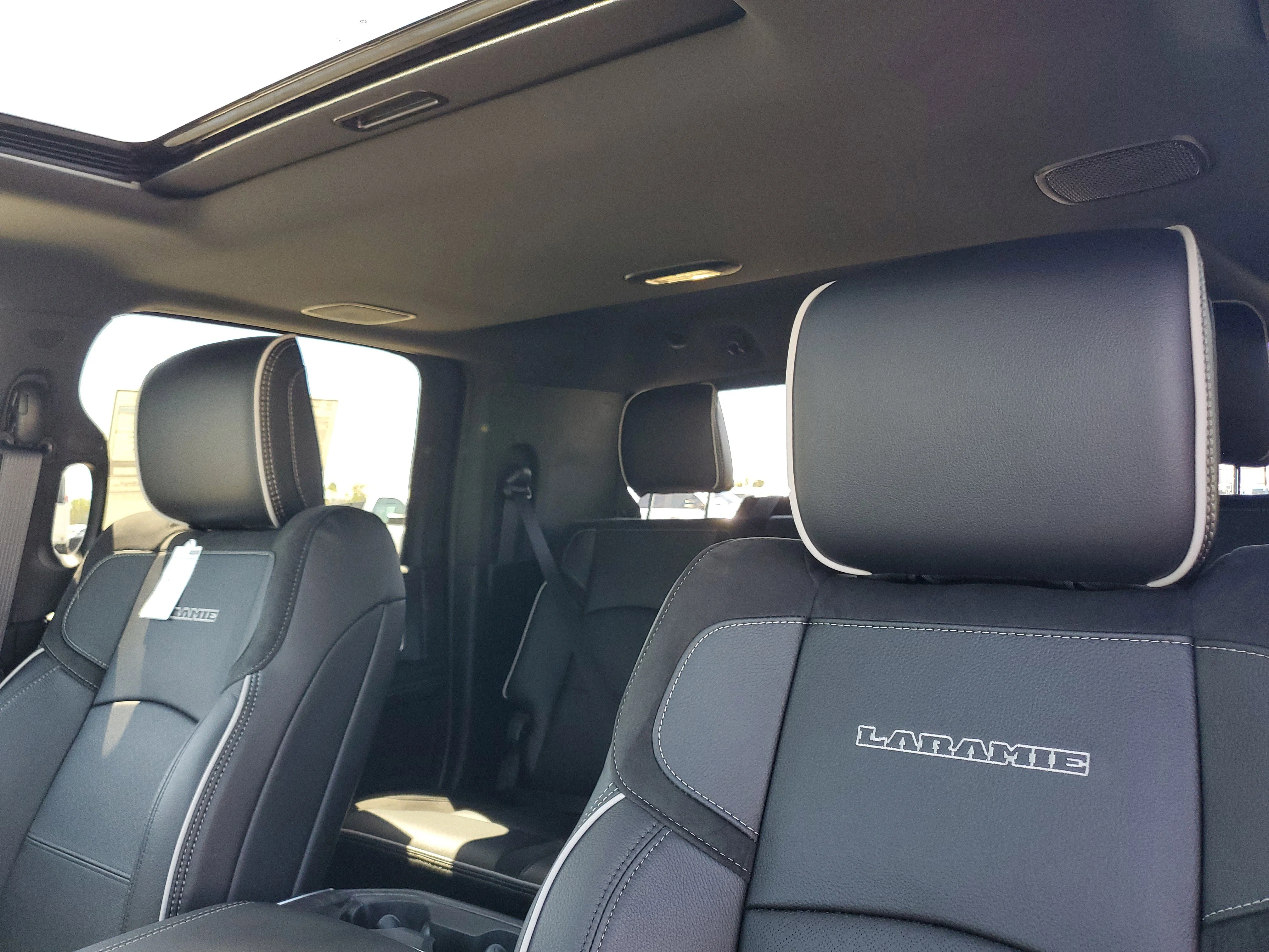 New 2026 Granite Crystal Metallic Clear-Coat Exterior Paint RAM Laramie image 9