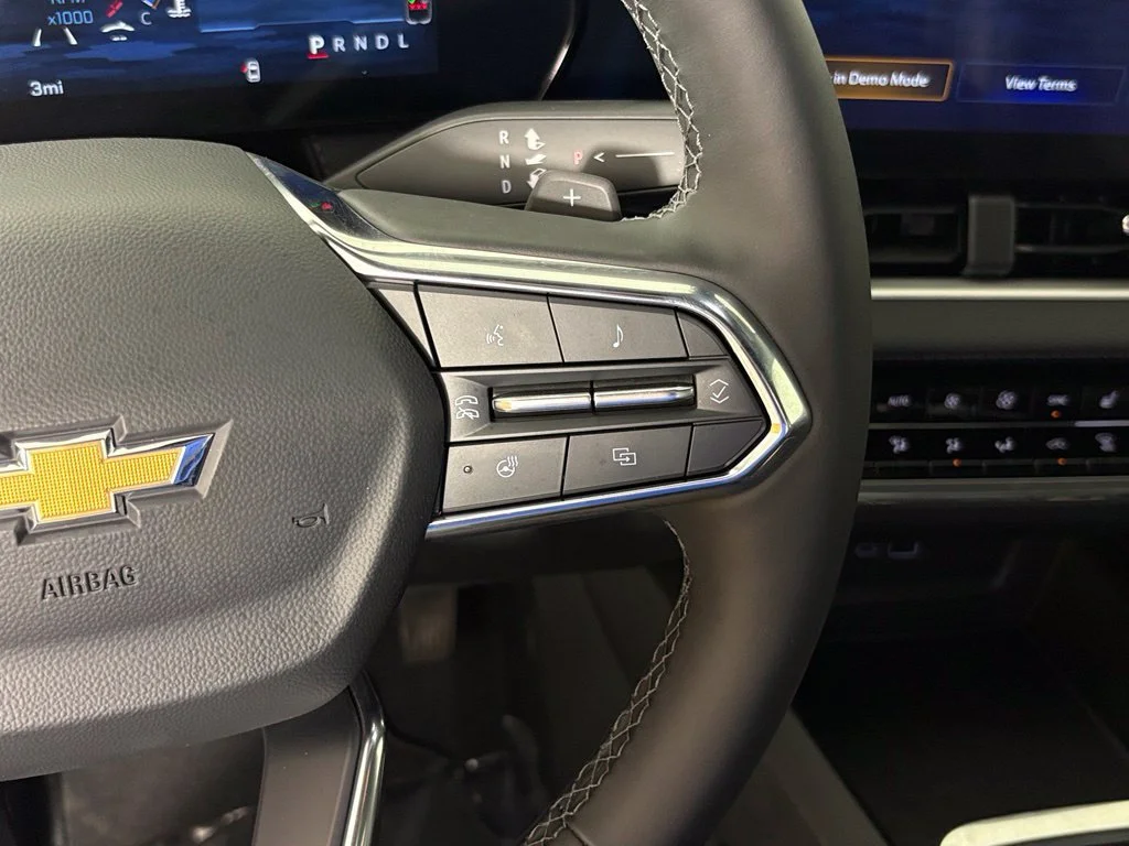 New 2027 Summit White Chevrolet LT image 21
