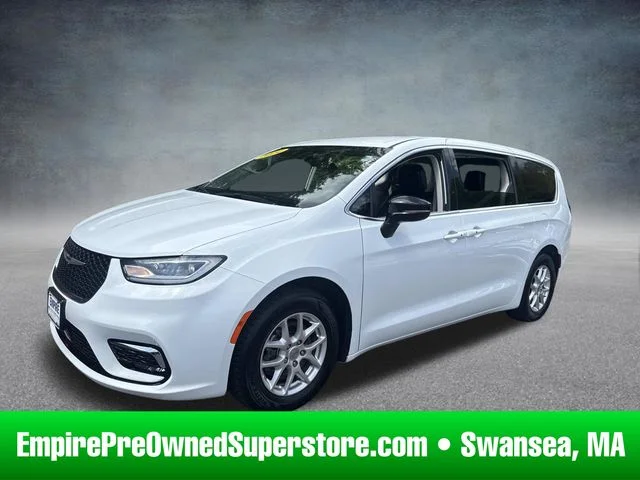 2024 Chrysler Pacifica Touring L's photo