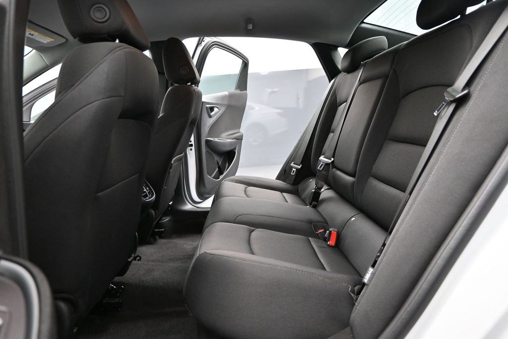 Used 2024 Summit White Chevrolet LT image 14