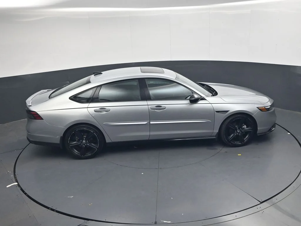 Used 2024 Solar Silver Metallic Honda Sport-L image 29