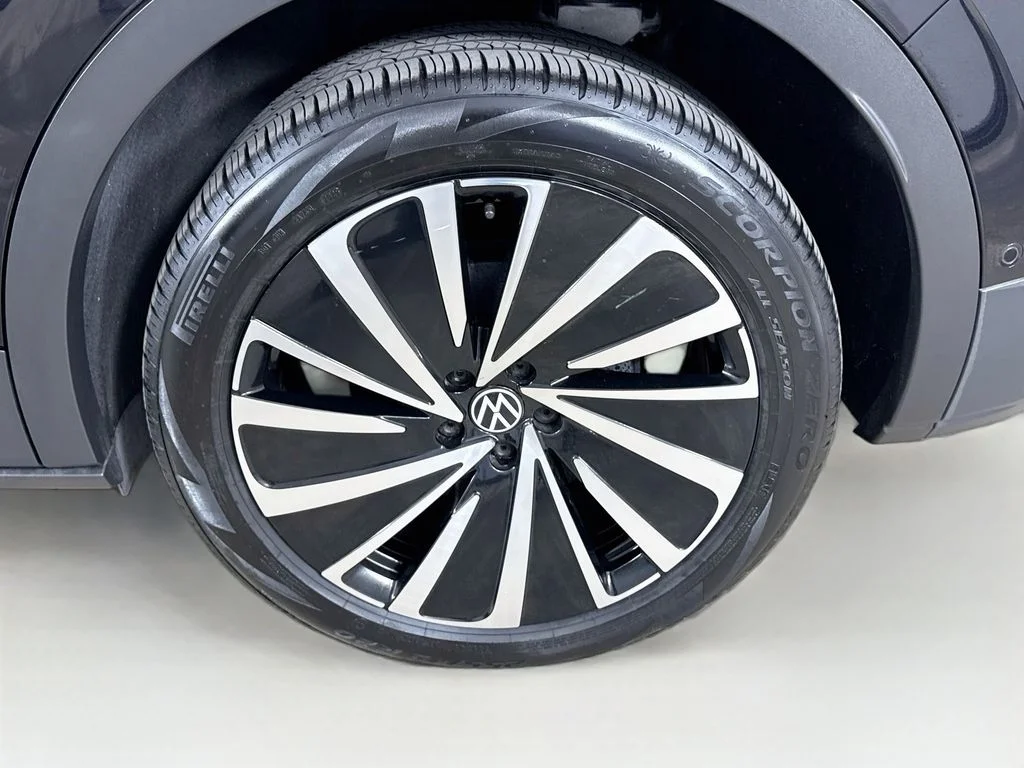 Used 2023 Black Volkswagen Pro S Plus image 30