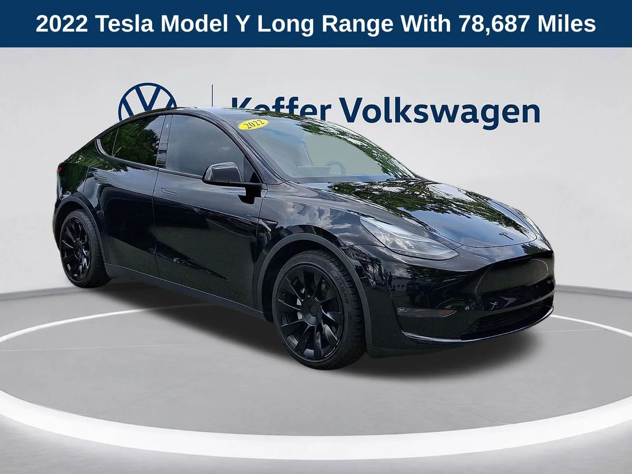 Used 2022  Tesla Long Range image 1