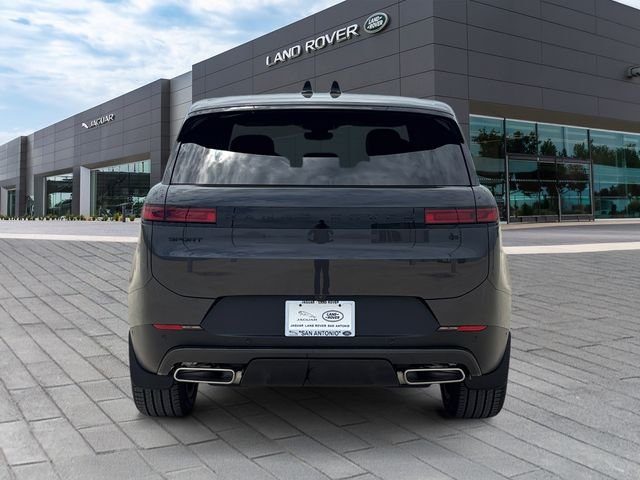 New 2026 Carpathian Grey Land Rover SE image 4