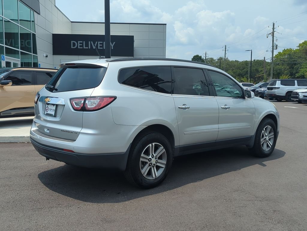 Used 2015 Silver Chevrolet 2LT image 7