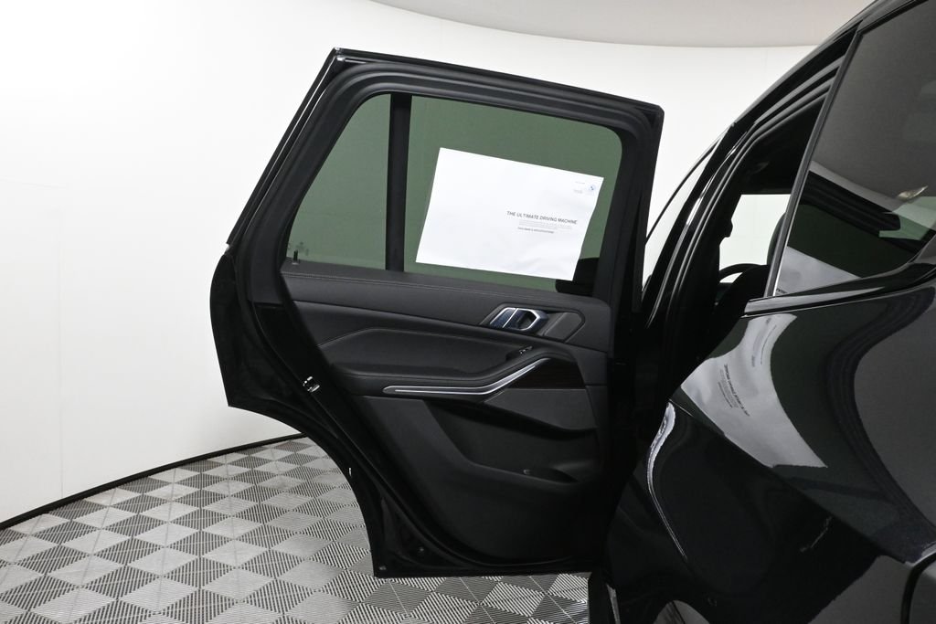 Used 2026 Black BMW xDrive40i image 32