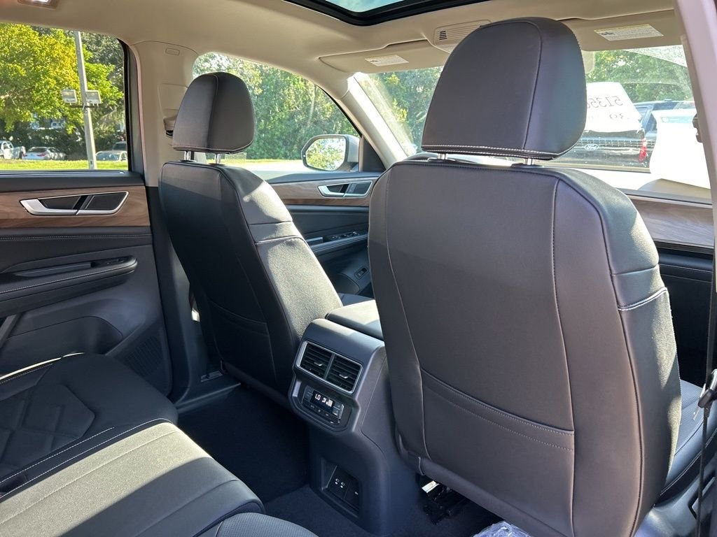 2026 Volkswagen Atlas SE w/Tech - Photo 43