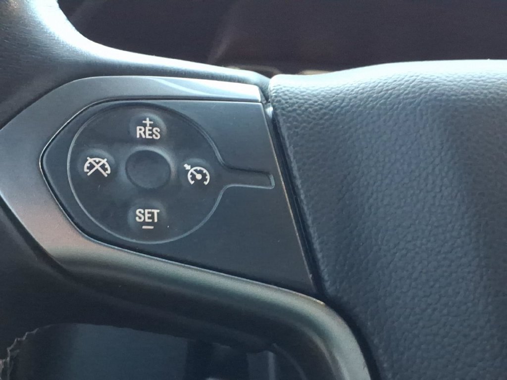 Used 2015 DEEP OCEAN BLUE METALLIC Chevrolet LT image 19