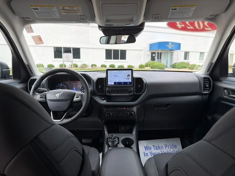 Used 2024 Blue Ford Badlands image 16
