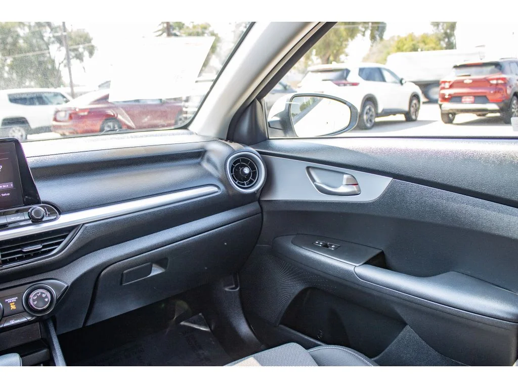 Used 2024 Snow White Pearl Kia LXS image 47