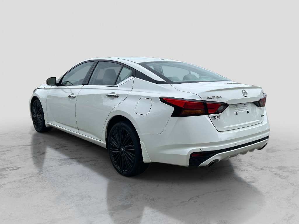 Used 2024 White Nissan 2.5 SL image 3
