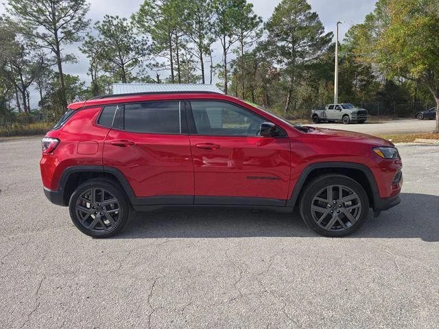 New 2026 Red Hot Pearl-Coat Exterior Paint Jeep Latitude image 6