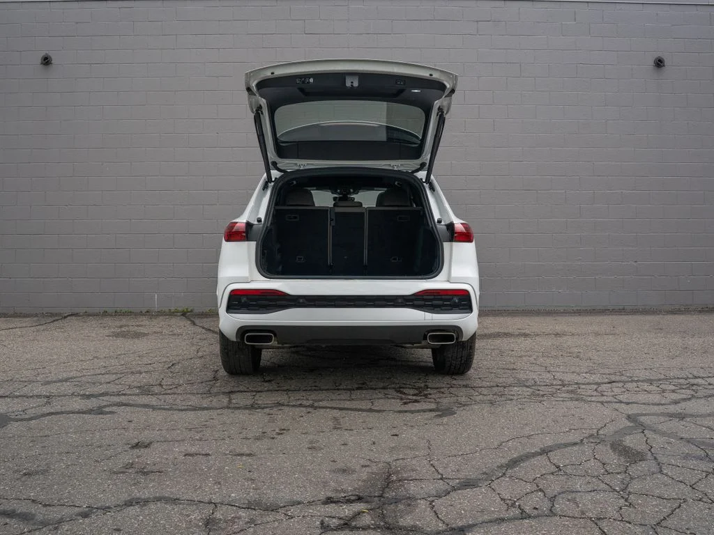 Used 2025 White Audi  image 14