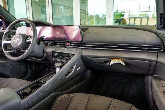 Certified Used 2024 Blue Hyundai SEL image 19