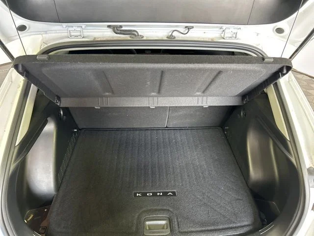 Used 2024 White Hyundai SEL image 6