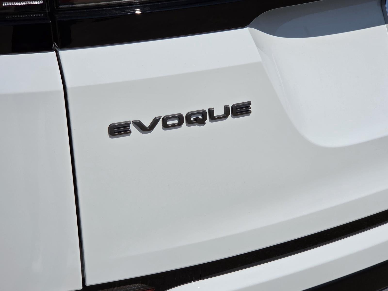 New 2026 Fuji White Land Rover Core S image 8