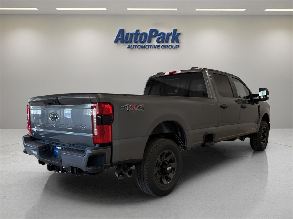 2026 Ford F-350 XL photo 2