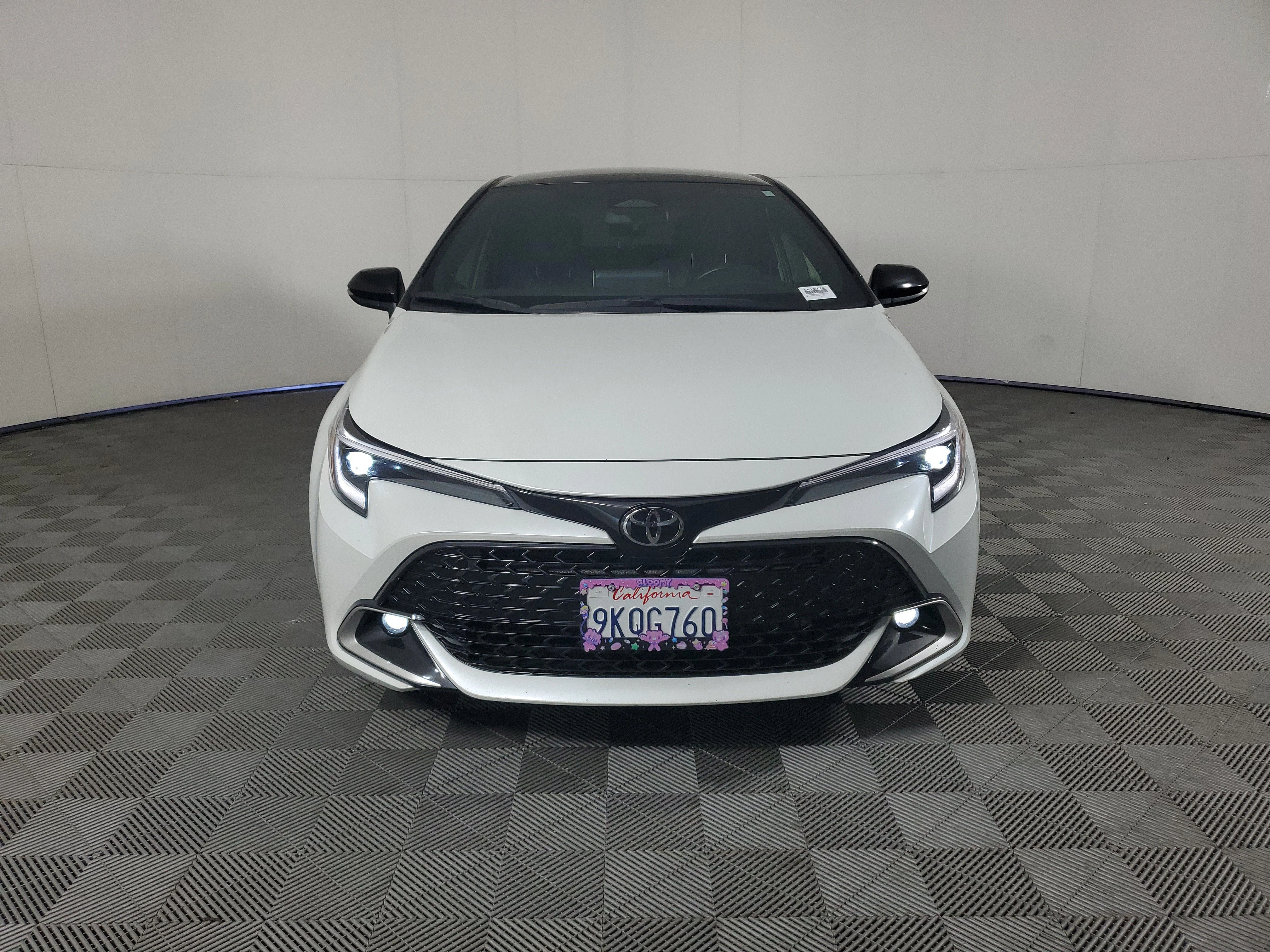 Used 2024 Wind Chill Pearl/Midnight Black Metallic Toyota XSE image 9