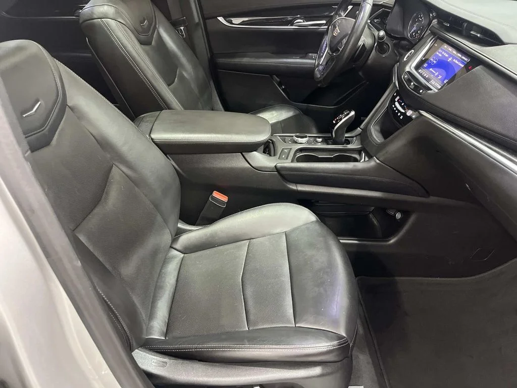Used 2020 RADIANT SILVER METALLIC Cadillac Premium Luxury AWD image 29