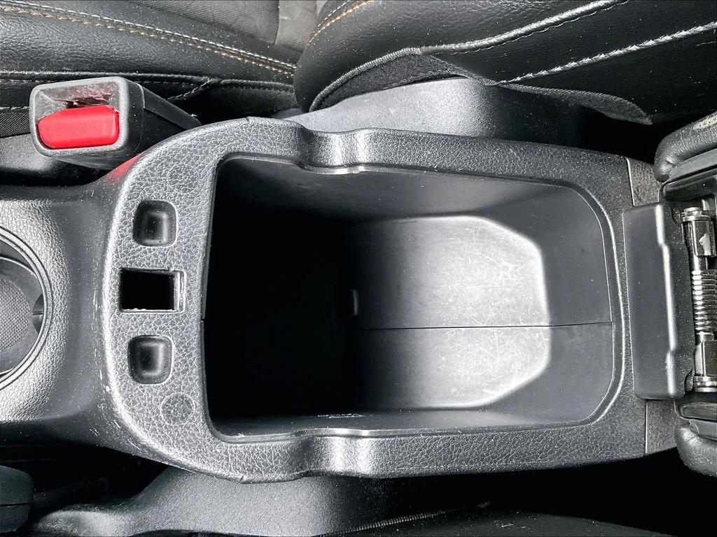 Used 2019 Blue Jeep Latitude image 33