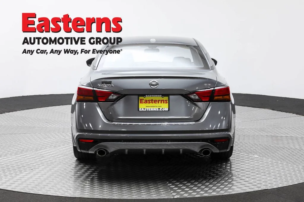 Used 2022 Gray Nissan 2.5 SR image 6