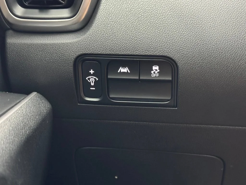 Used 2022  Kia X-Line S image 20