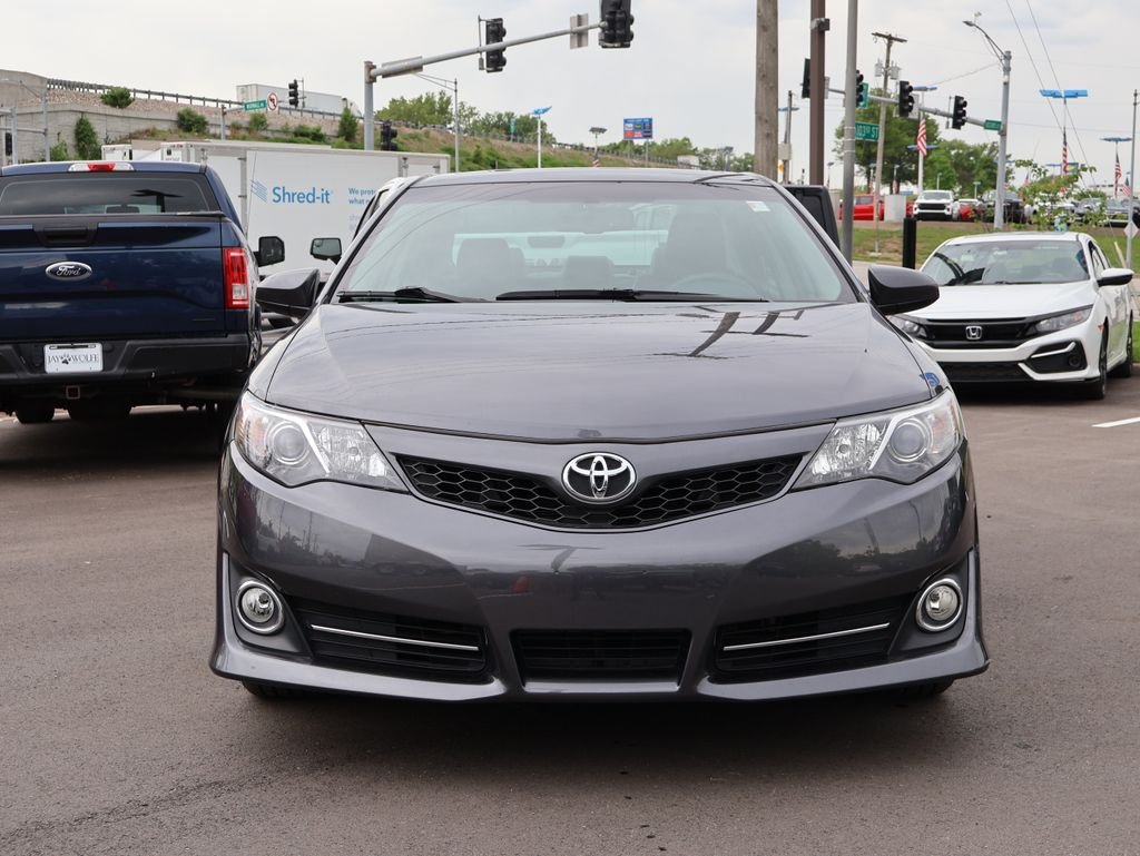Used 2013 Toyota Camry SE with VIN 4T1BF1FK9DU671232 for sale in Kansas City