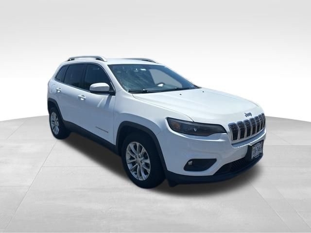 Used 2019 White Jeep Latitude image 13