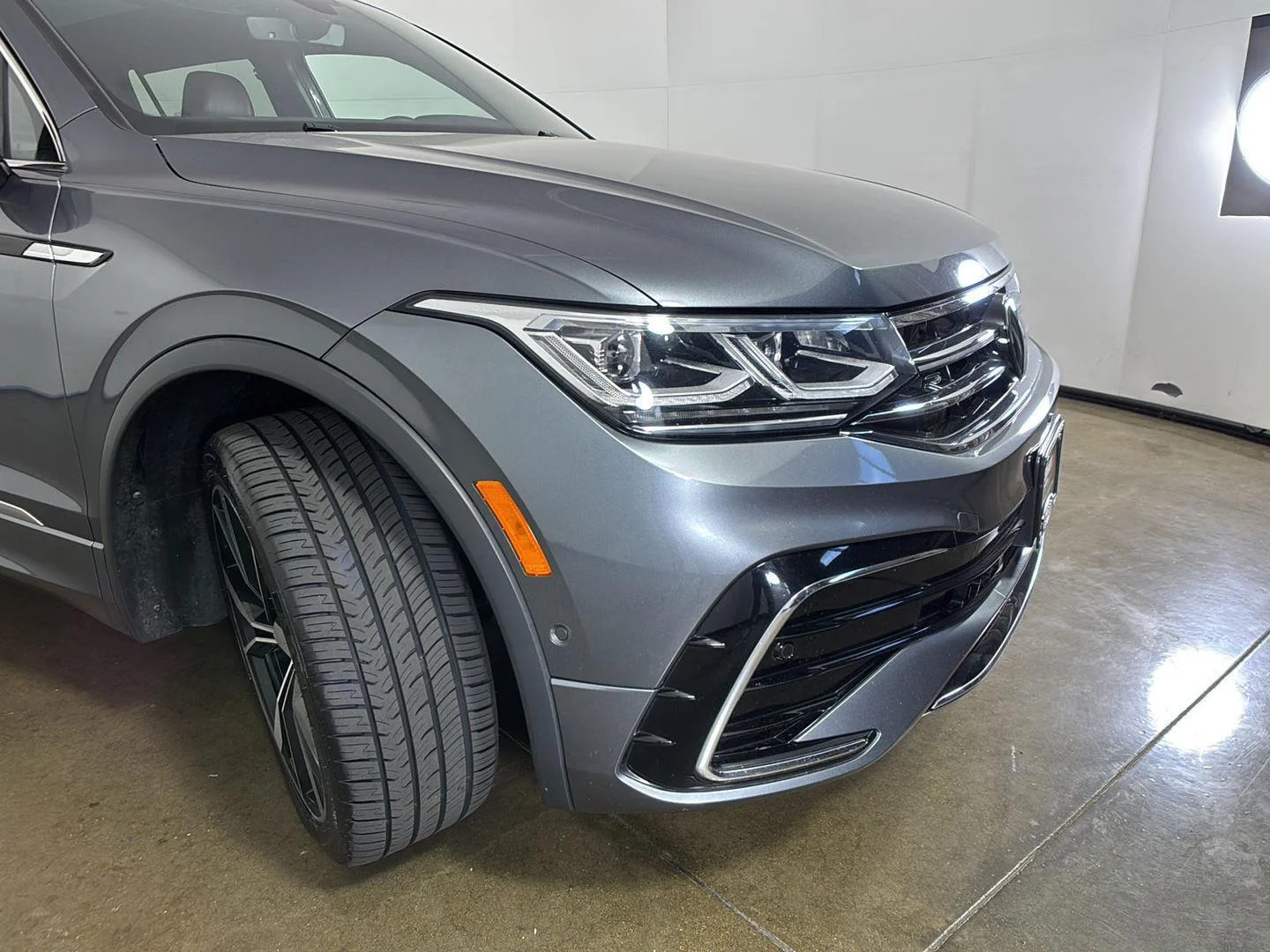 Used 2022 Platinum Gray Metallic Volkswagen SEL R-Line image 7