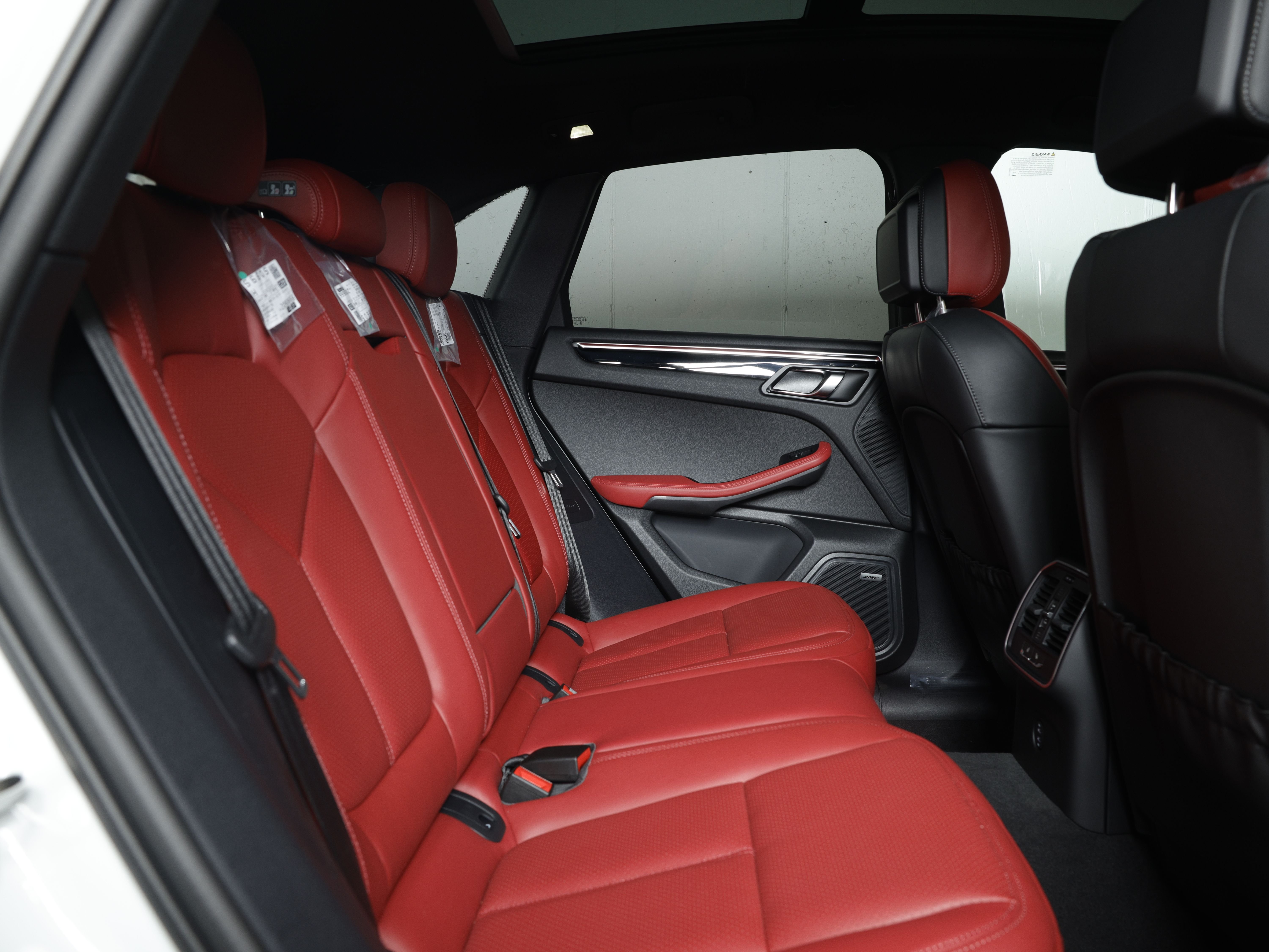 2026 Porsche Macan T - Photo 19