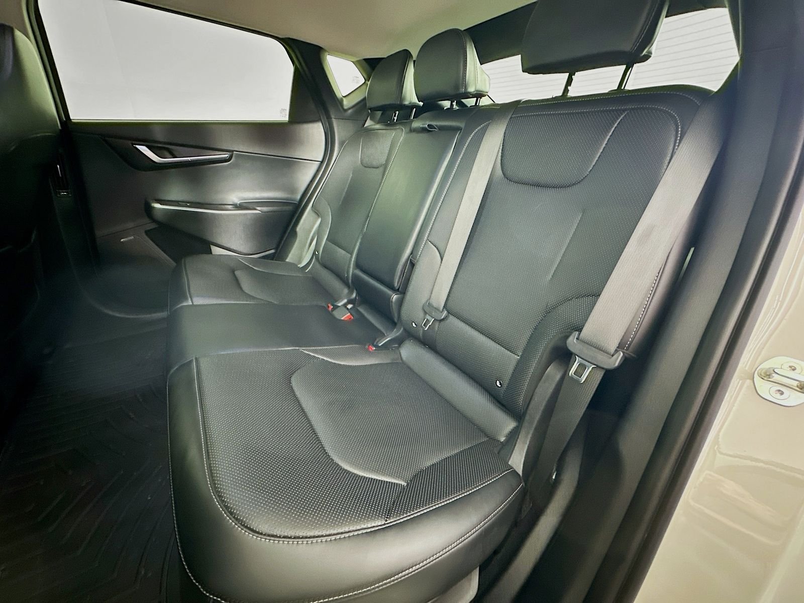 Used 2024 Glacier Kia Wind image 26