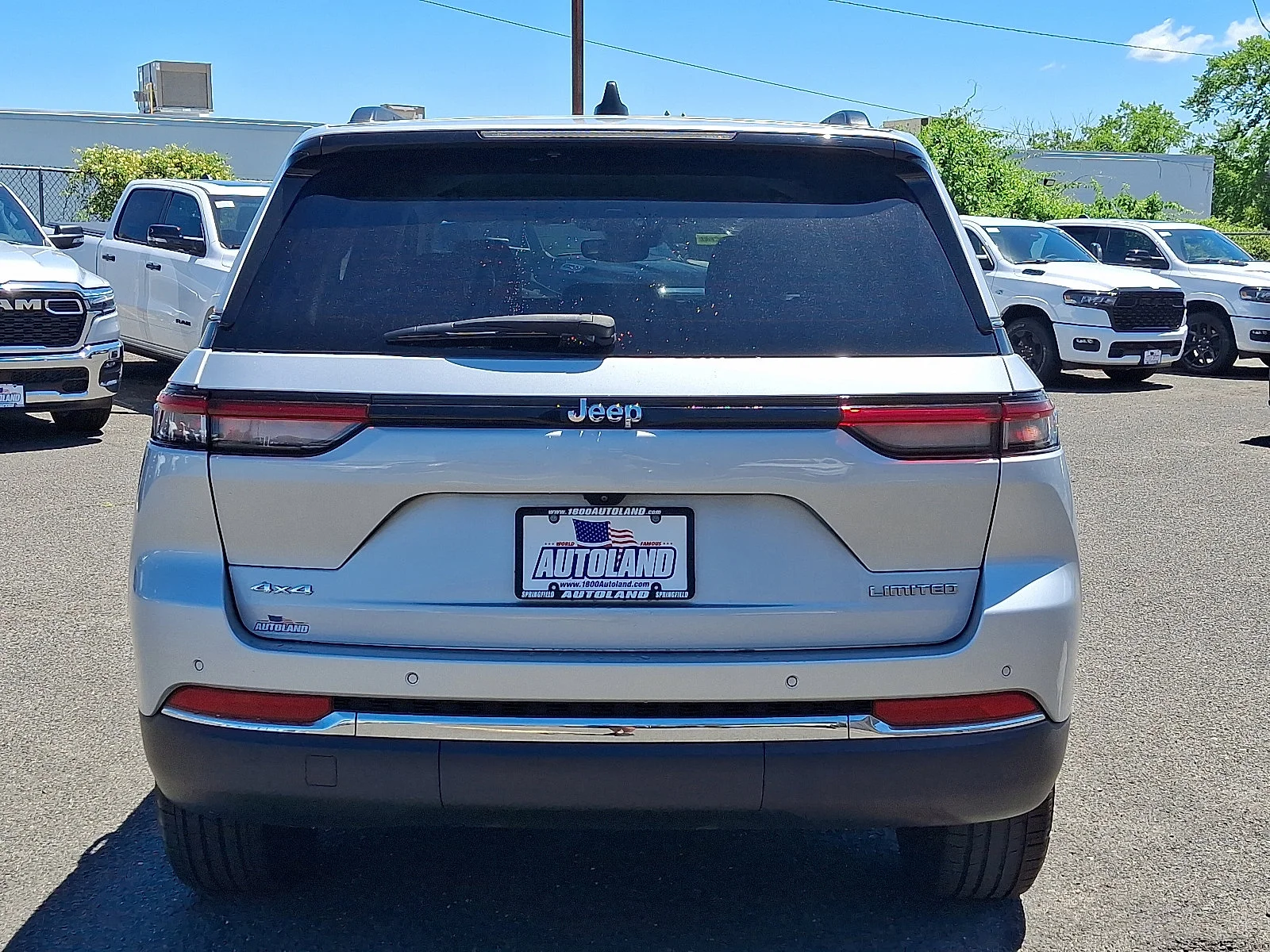 Certified Used 2023 Silver Zynith Jeep Limited image 6