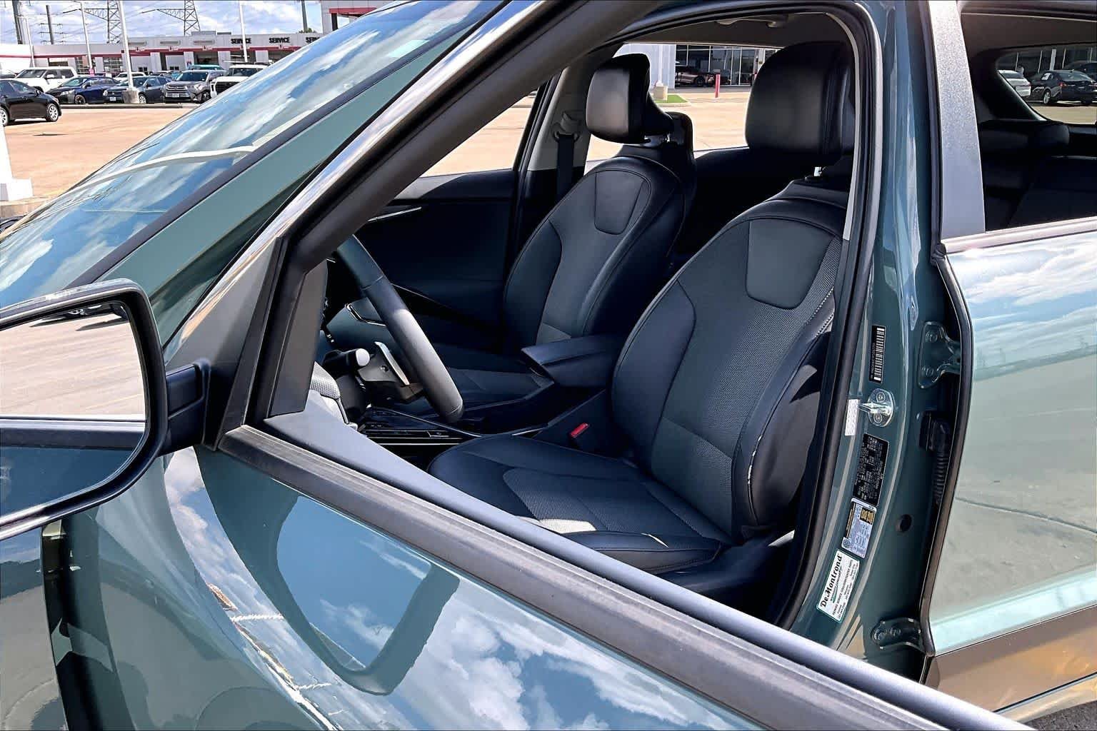 Used 2023 Cityscape Green Kia EX image 14