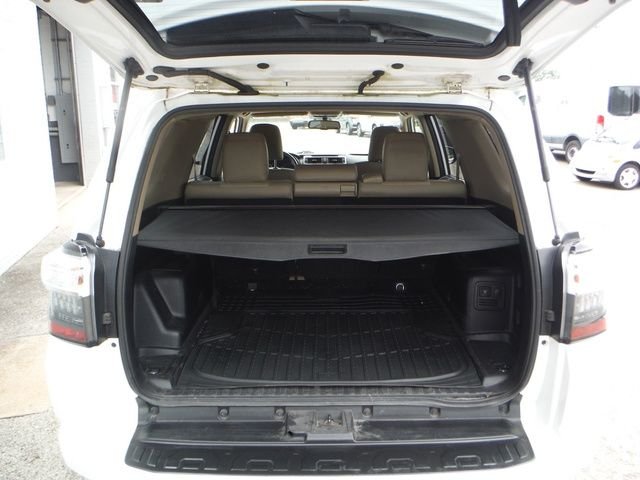 Used 2017 White Toyota SR5 Premium image 37