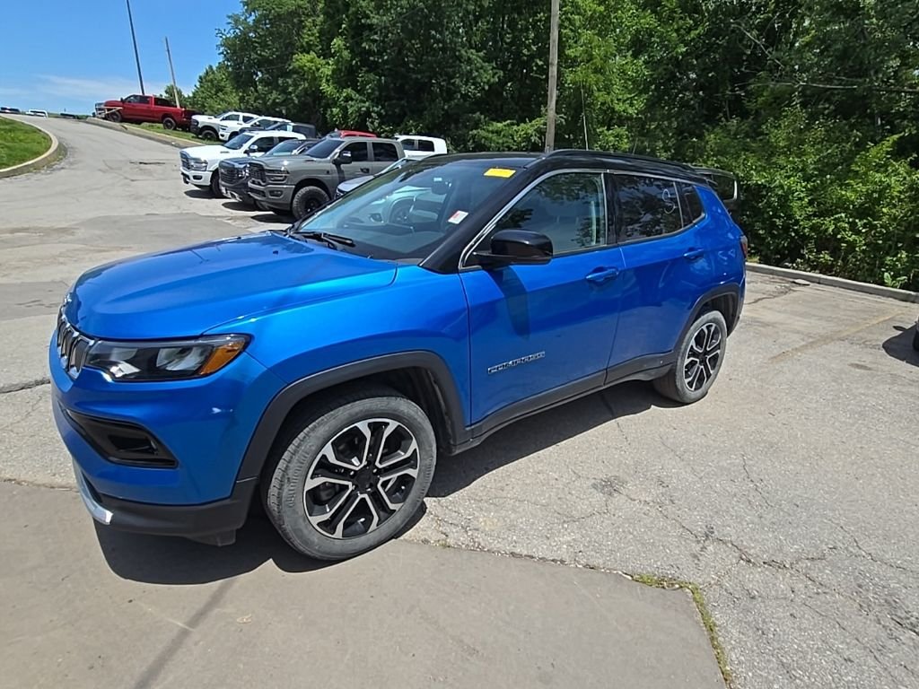 Used 2022 Jeep Compass Limited with VIN 3C4NJDCBXNT233403 for sale in Kansas City