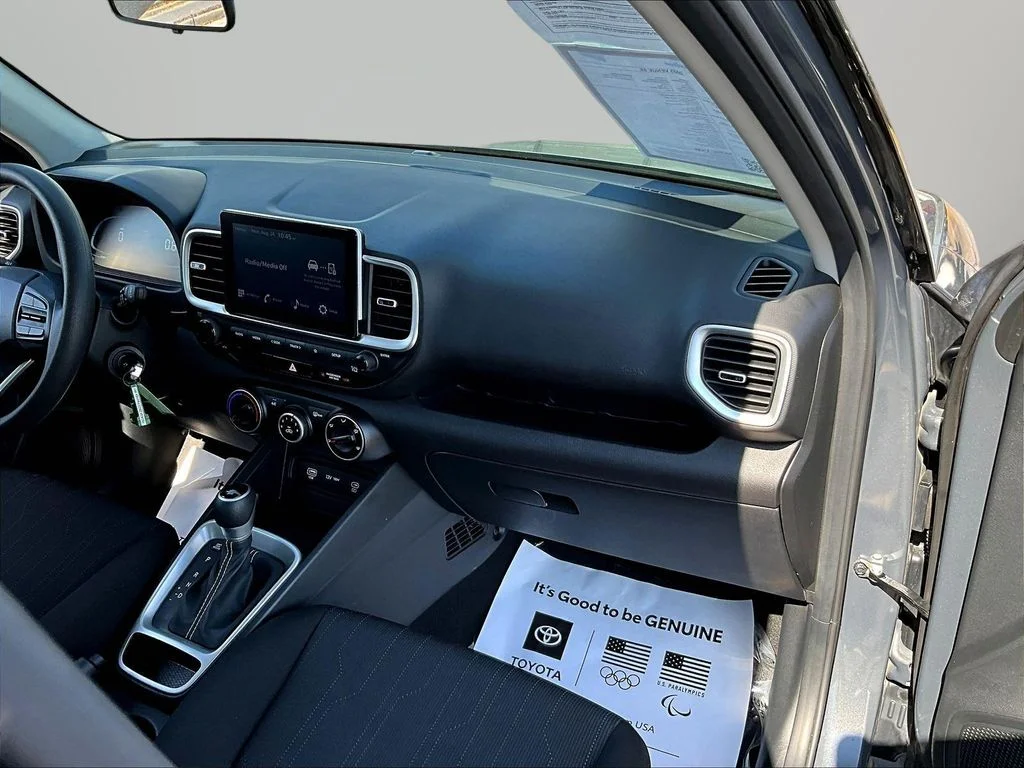 Certified Used 2023 Gray Hyundai SE image 24