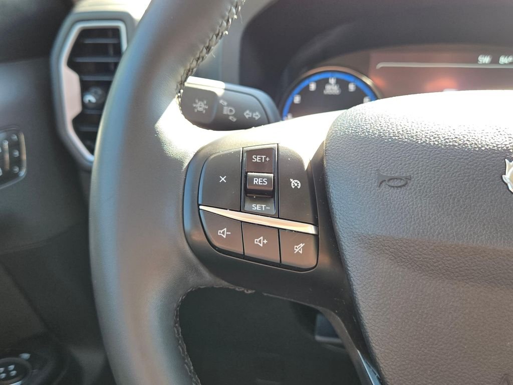 Used 2024 Gray Metallic Ford Outer Banks image 32
