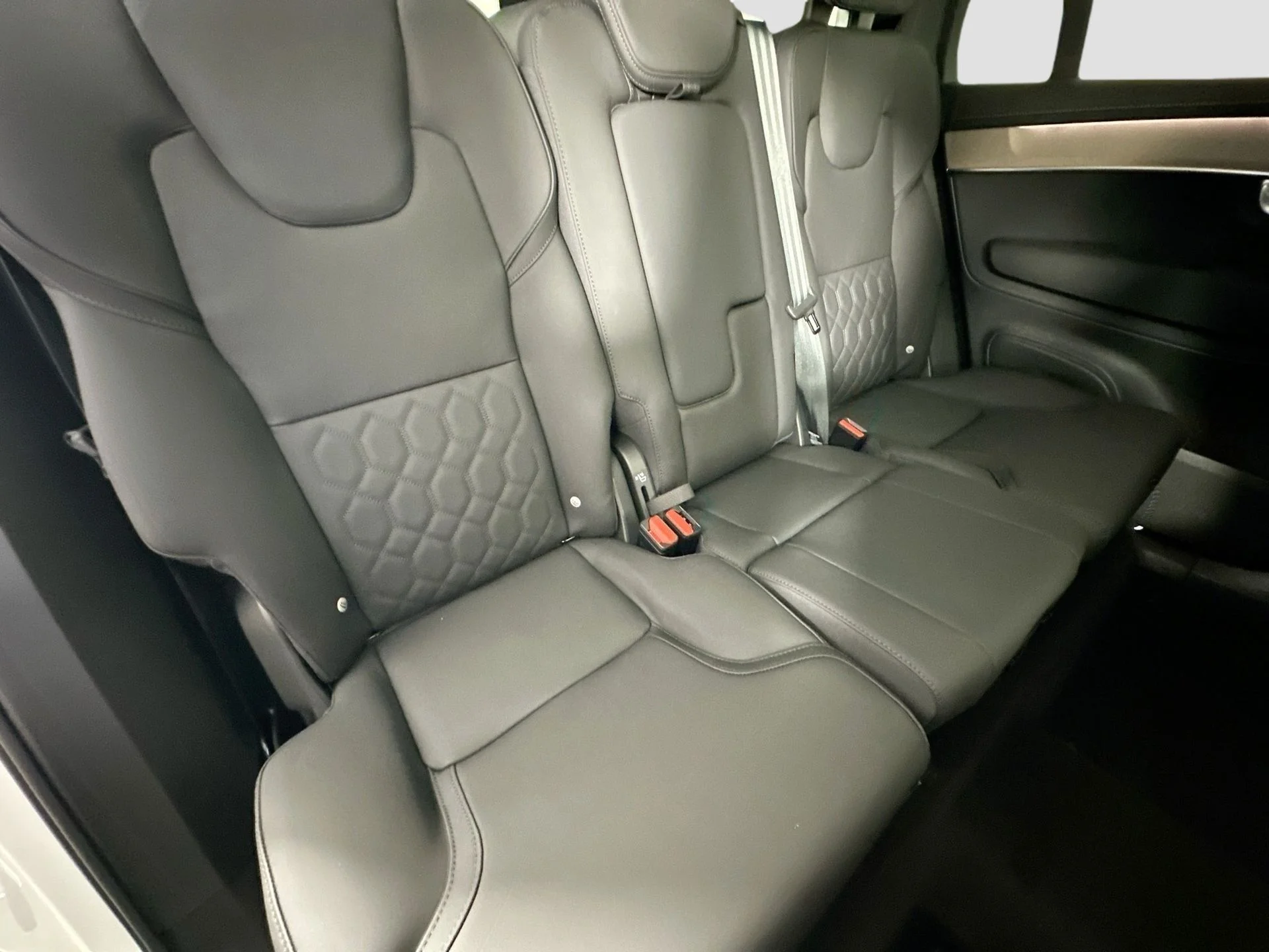 New 2026 Crystal White Volvo Plus image 29