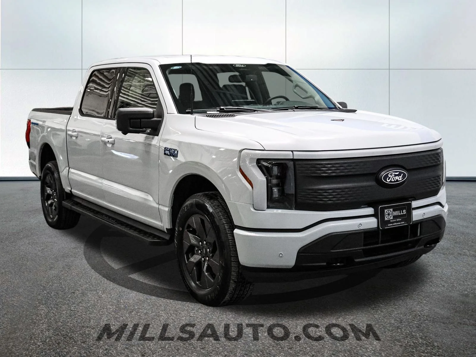 2025 Ford F-150 Lightning Flash - Photo 11