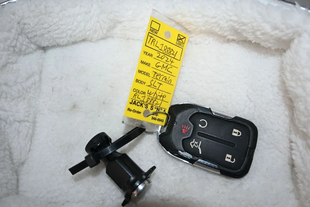 Certified Used 2024 Summit White GMC SLT image 22
