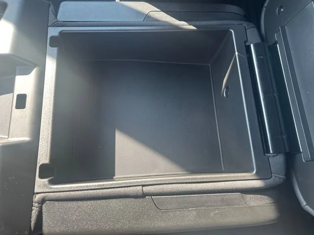 New 2026 Summit White GMC Elevation image 30