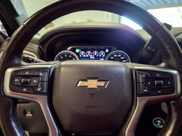 Used 2022 IRIDESCENT PEARL TRICOAT Chevrolet LTZ image 27