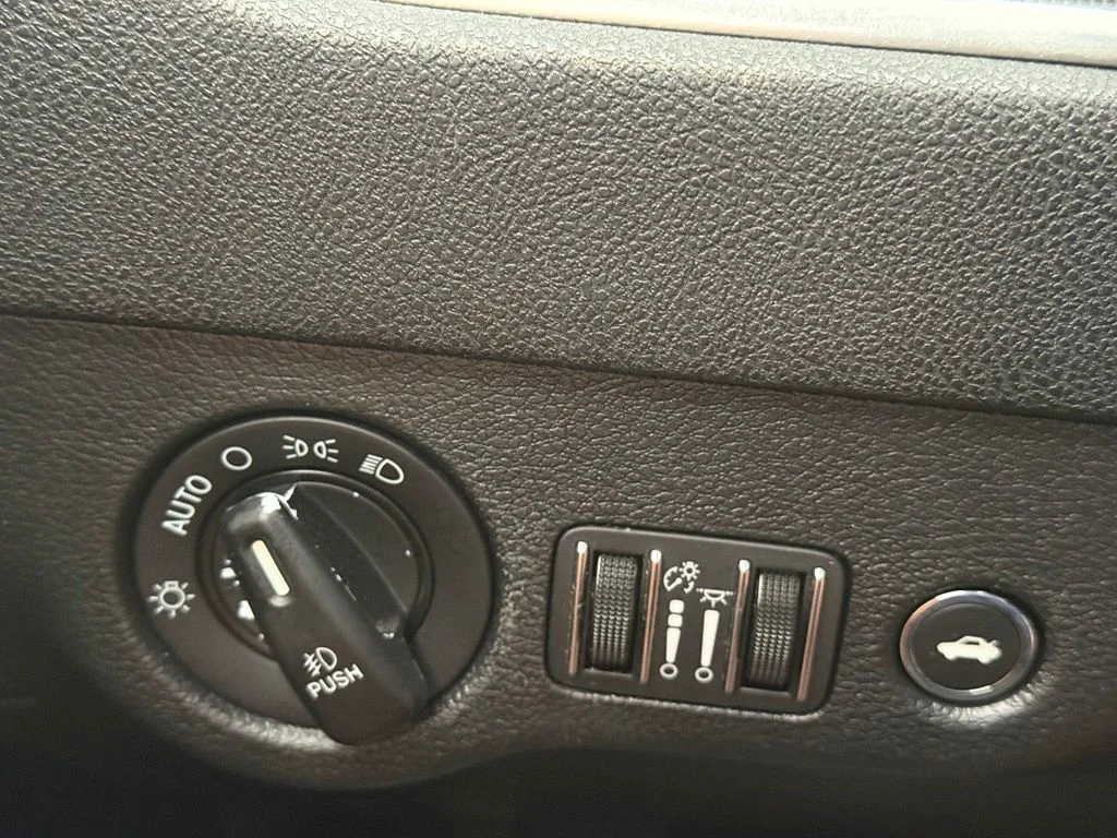 Used 2018 White Dodge R/T image 18