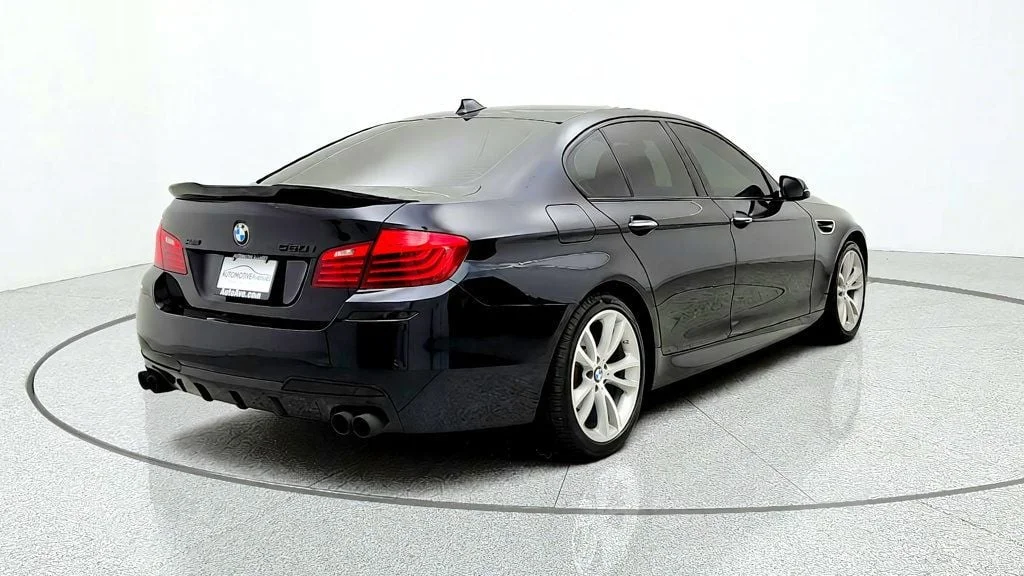 Used 2015 Azurite Black Metallic BMW 4dr Sdn 550i xDrive M Sport w/ Executive & Luxury Seating Pkgs image 5