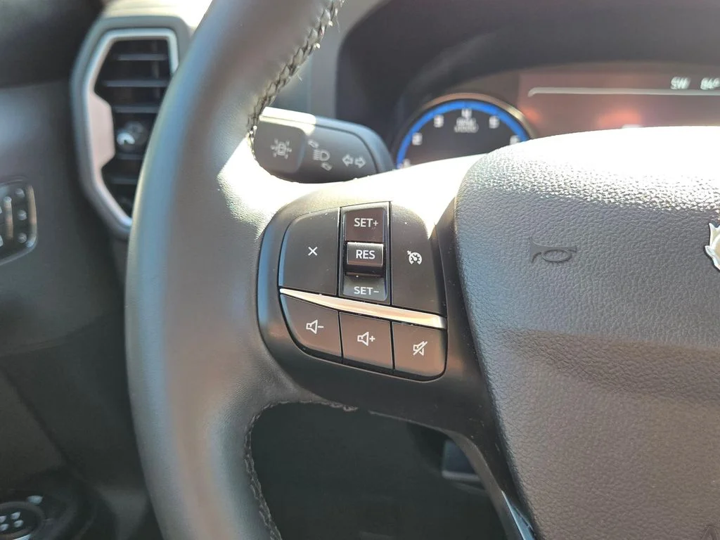 Used 2024 Gray Metallic Ford Outer Banks image 32