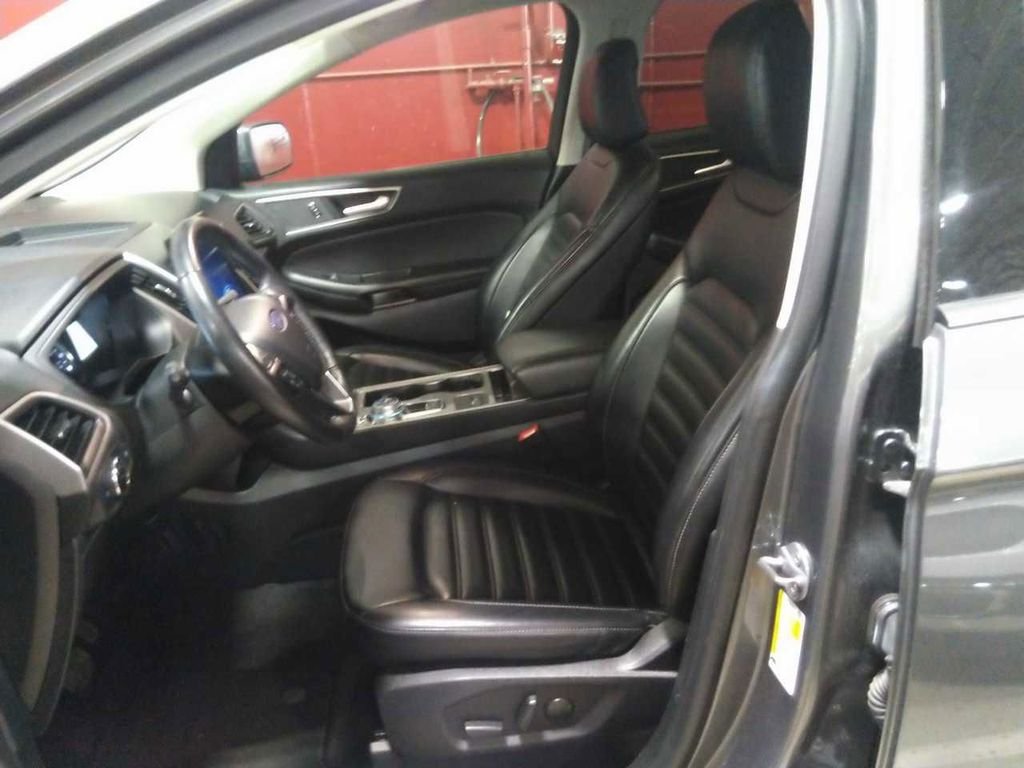 Used 2024 Gray Ford SEL image 2