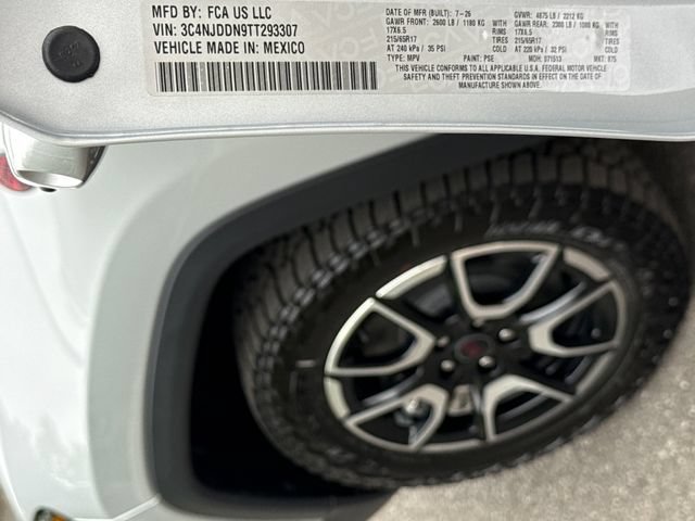 New 2026 Silver Zynith Metallic Clear-Coat Exterior Paint Jeep Trailhawk image 28