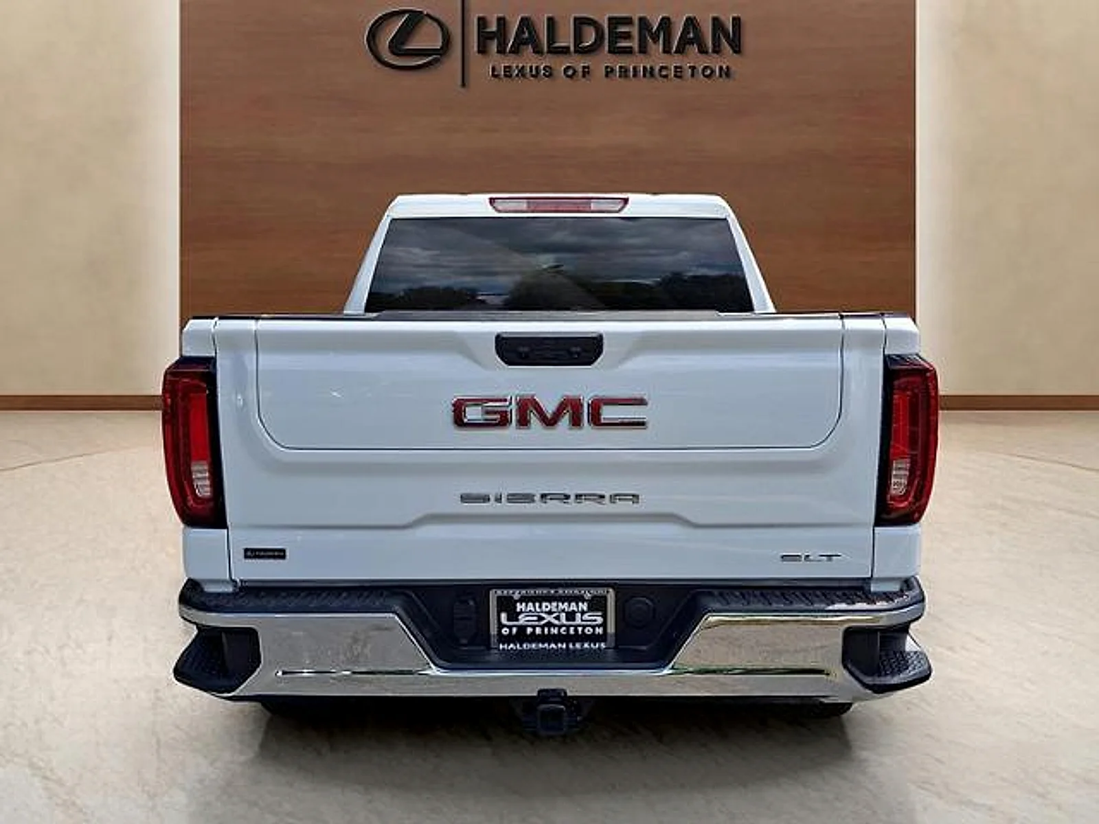 Used 2026 Summit White GMC SLT image 5