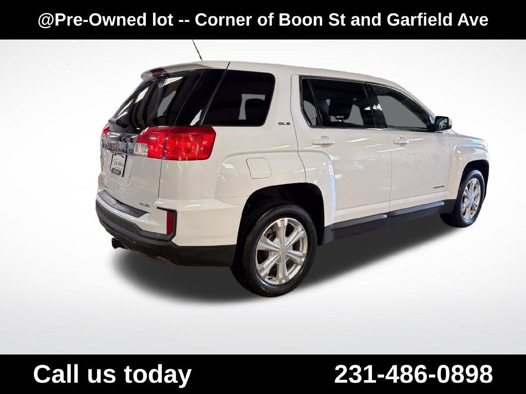 Used 2017 SUMMIT WHITE GMC SLE image 5